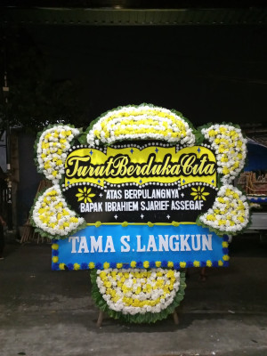 Papan Bunga Duka di Kampung Kelor